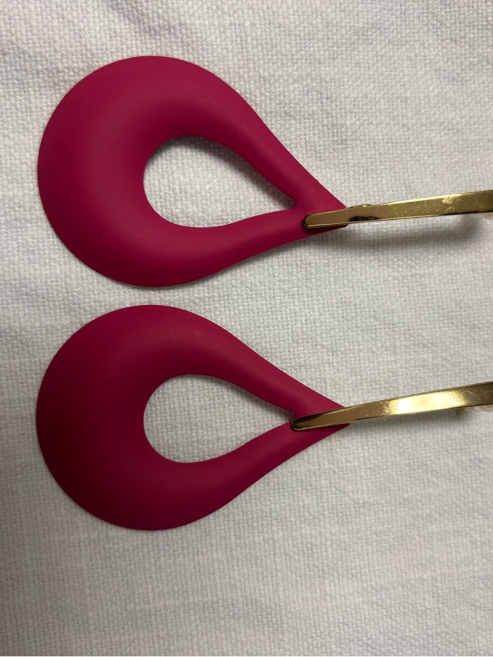Magenta Teardrop Earrings - Elegant Women’s Jewelry - Picture 3 of 4